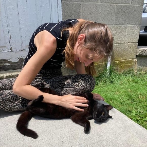 Meet your Posher, Alexandra - Picture 2 of 10